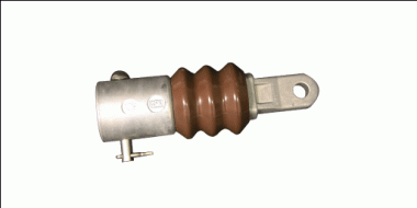 Isolateur de pied de console avec oreille complet, synthétique, sur tube G2" et 2" Schedule 40